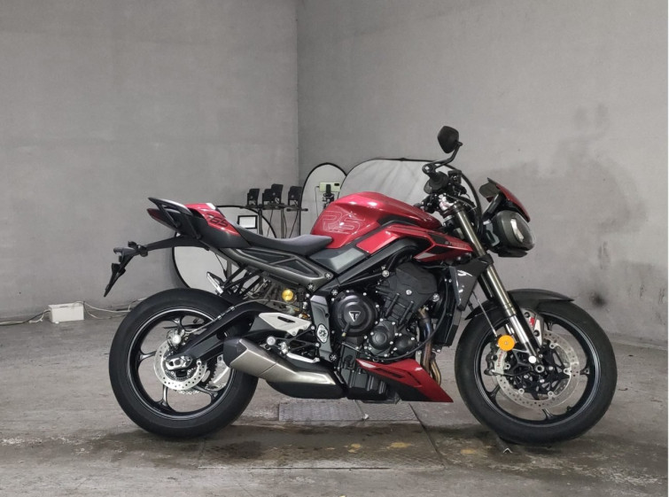 Мотоцикл Triumph STREET TRIPLE RS з пробігом 4680 km