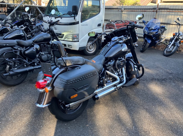 Мотоцикл HD HERITAGE FLHCS1870 с пробегом 5557 km