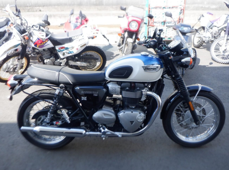 Мотоцикл Triumph BONNEVILLE T100 с пробегом 11271 km