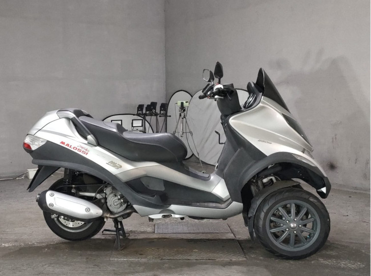 Мотоцикл Piaggio PEERAGE MP3 250RL з пробігом 23902 km