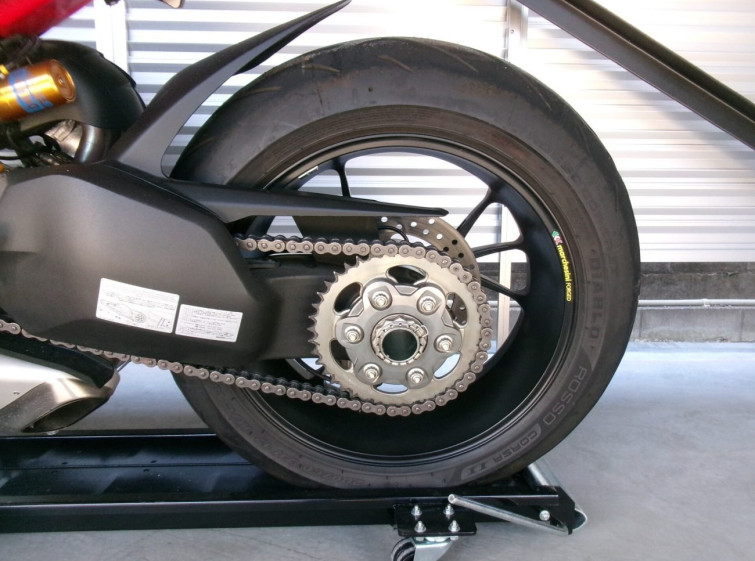 Мотоцикл Ducati STREET FIGHTER V4S з пробігом 8685 km