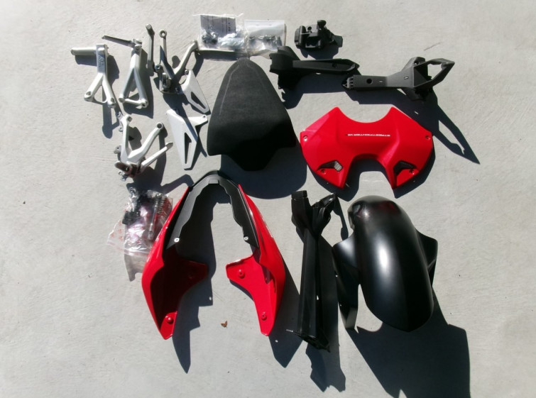 Мотоцикл Ducati STREET FIGHTER V4S з пробігом 8685 km