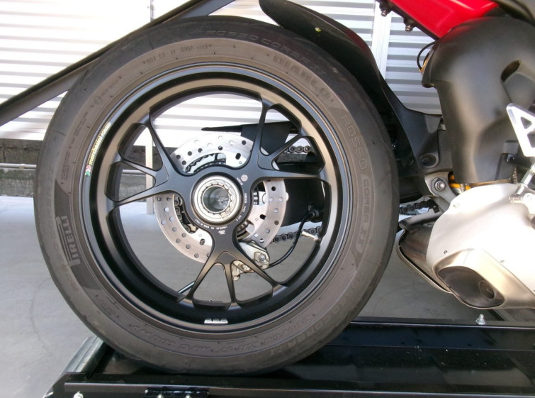 Мотоцикл Ducati STREET FIGHTER V4S з пробігом 8685 km