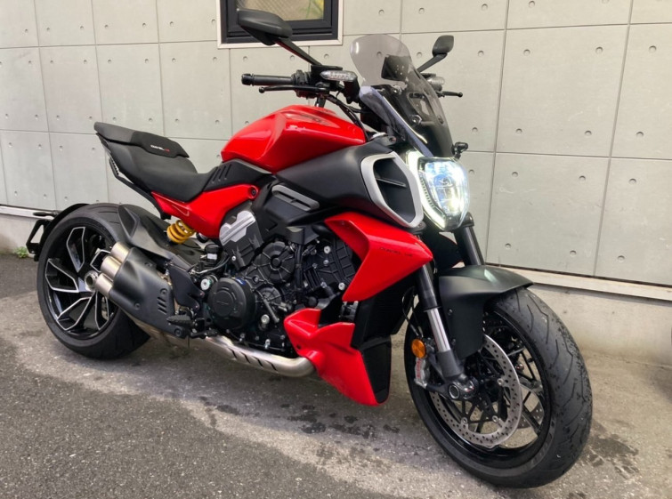Мотоцикл Ducati DIAVEL з пробігом 3002 km