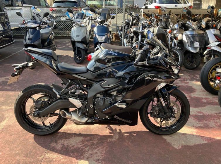 Мотоцикл Kawasaki NINJA ZX-25R с пробегом 9239 km