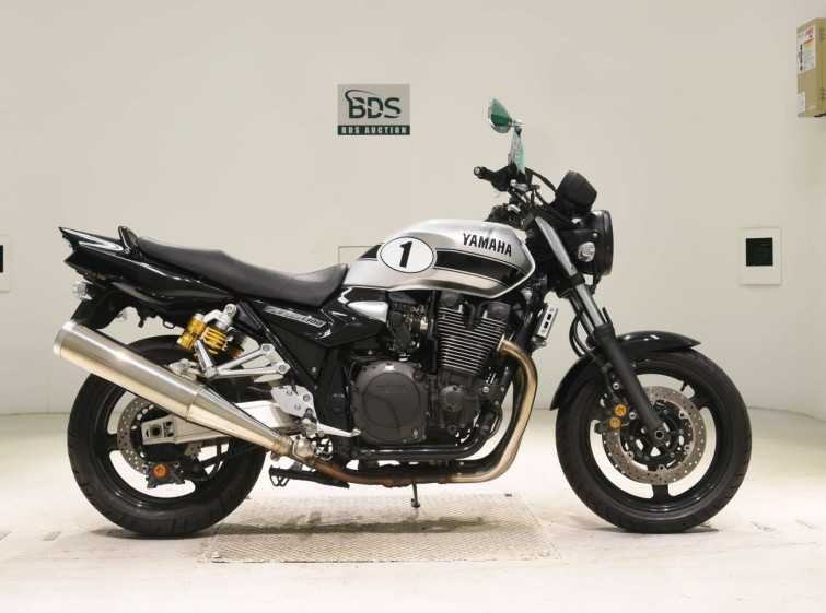 Мотоцикл Yamaha XJR1300 с пробегом 4931 km