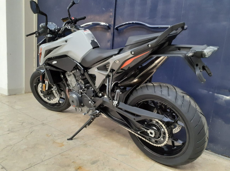 Мотоцикл KTM 790 DUKE