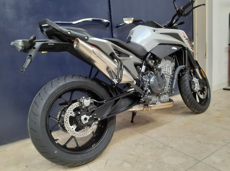 Мотоцикл KTM 790 DUKE