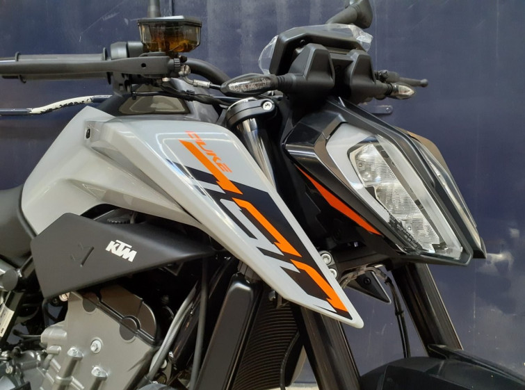 Мотоцикл KTM 790 DUKE