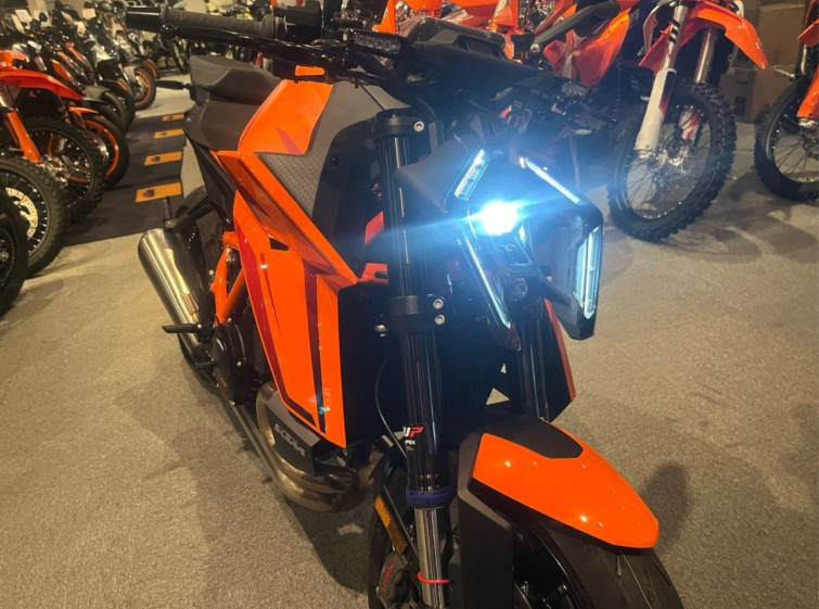 Мотоцикл KTM 1290 SUPERDUKE R