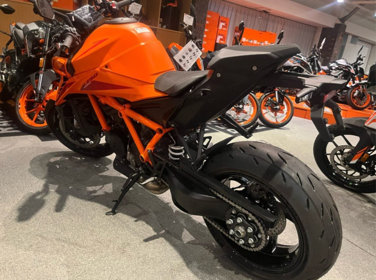 Мотоцикл KTM 1290 SUPERDUKE R