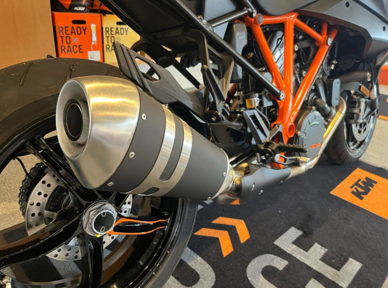 Мотоцикл KTM 1290 S-DUKE GT з пробігом 1 km