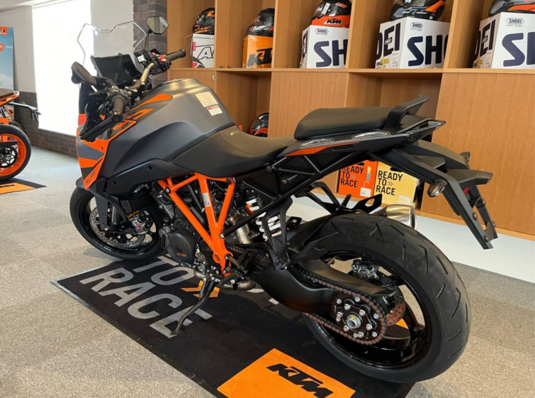 Мотоцикл KTM 1290 S-DUKE GT з пробігом 1 km