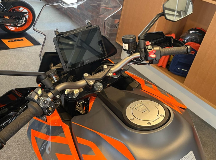 Мотоцикл KTM 1290 S-DUKE GT з пробігом 1 km