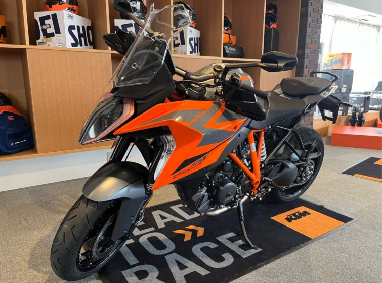 Мотоцикл KTM 1290 S-DUKE GT з пробігом 1 km