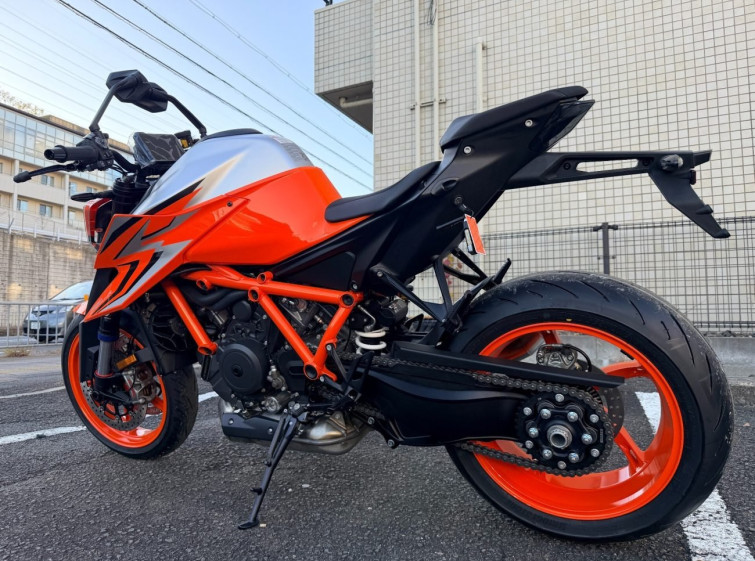 Мотоцикл KTM 1290 SUPERDUKE R з пробігом 1 km