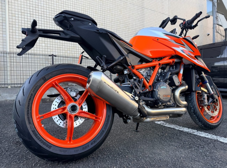 Мотоцикл KTM 1290 SUPERDUKE R з пробігом 1 km