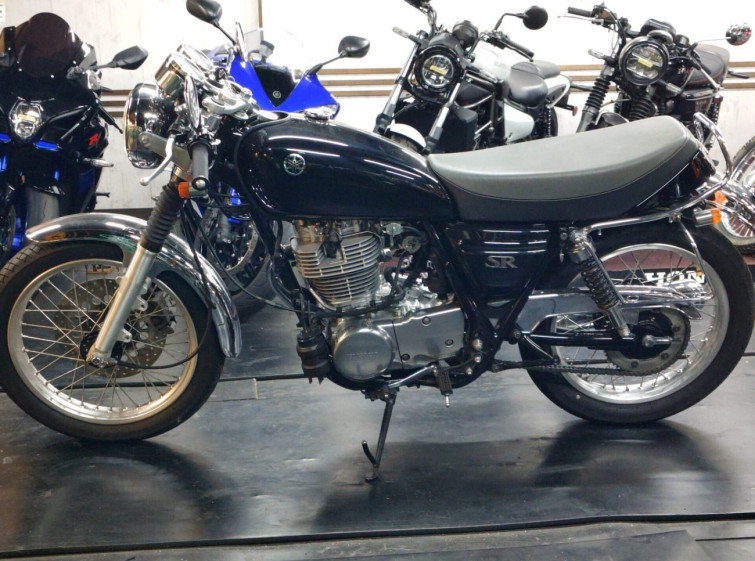 Мотоцикл Yamaha SR400 с пробегом 7755 km