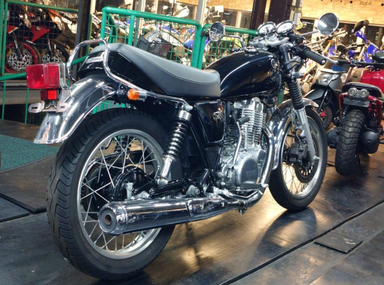 Мотоцикл Yamaha SR400 с пробегом 7755 km
