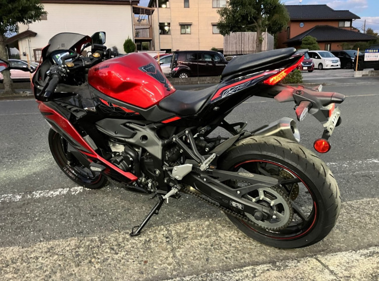 Мотоцикл Kawasaki NINJA ZX-25R KRT з пробігом 6886 km