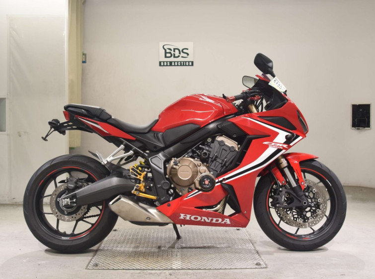 Мотоцикл Honda CBR650R с пробегом 22740 km