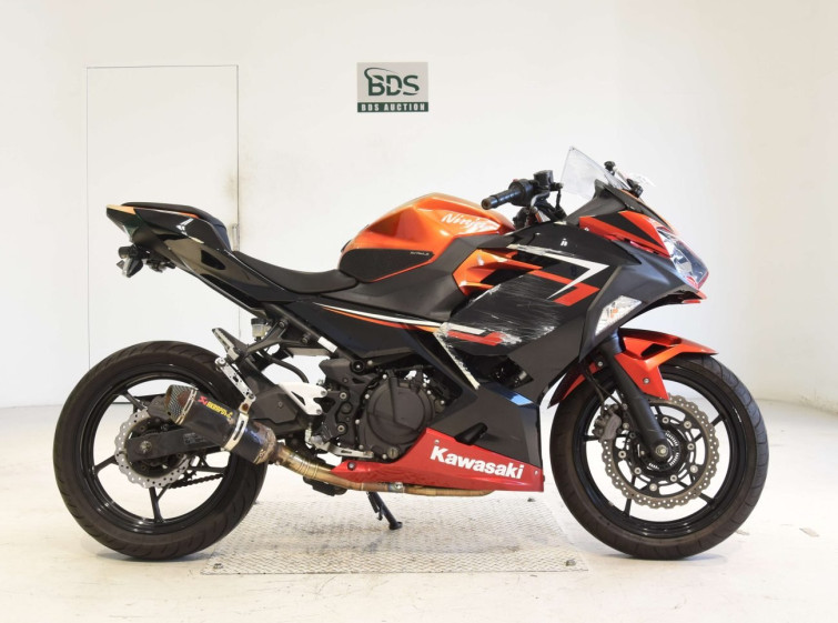 Мотоцикл Kawasaki NINJA400 з пробігом 48491 km