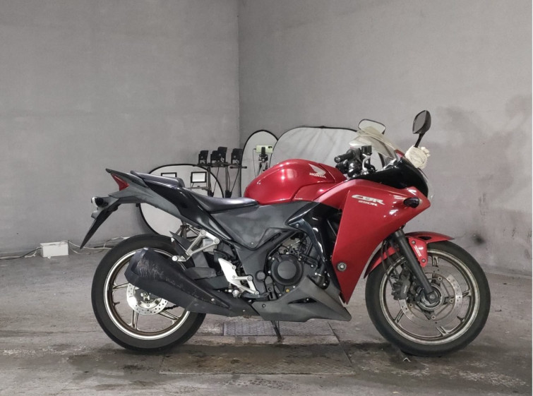 Мотоцикл Honda CBR250R з пробігом 11716 km