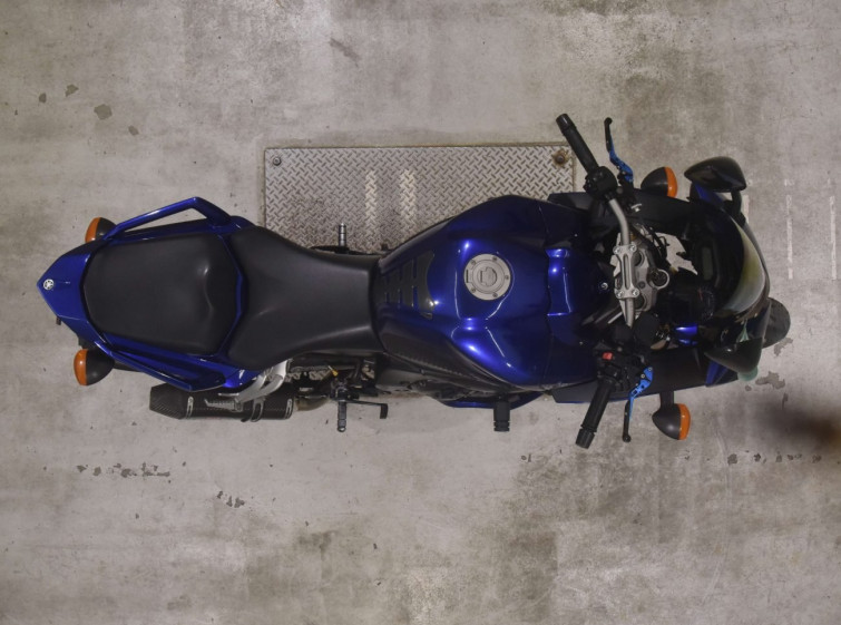 Мотоцикл Yamaha FZ1 FAZER с пробегом 76268 km