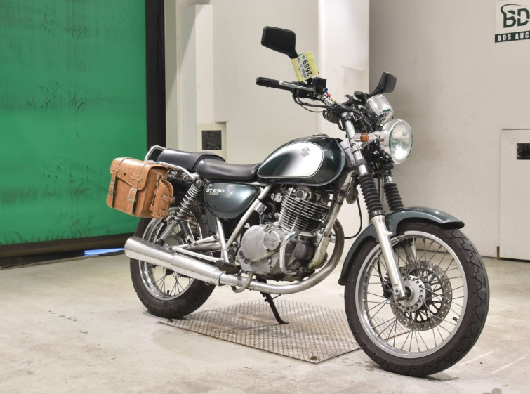 Мотоцикл Suzuki ST250E с пробегом 24154 km