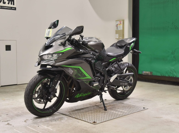 Мотоцикл Kawasaki ZX-25R-2SE з пробігом 4827 km