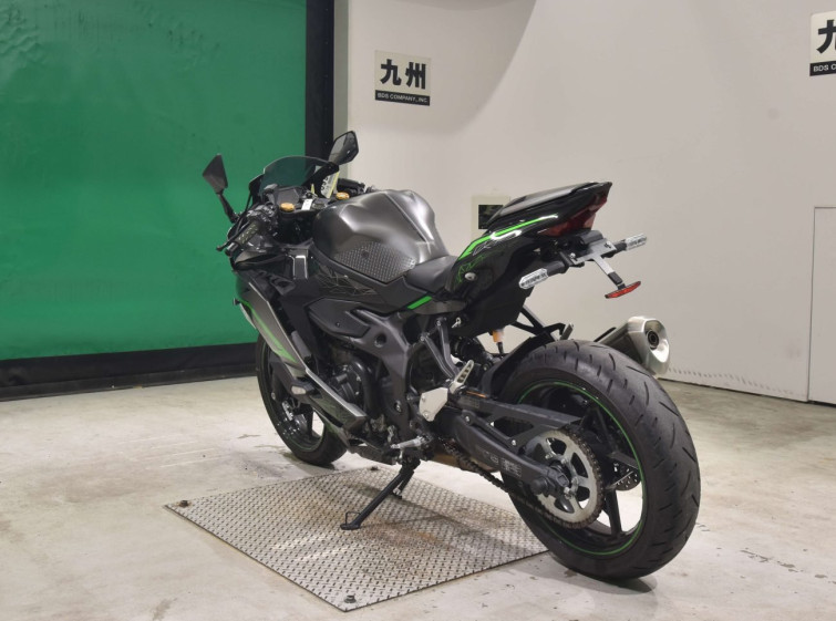 Мотоцикл Kawasaki ZX-25R-2SE з пробігом 4827 km