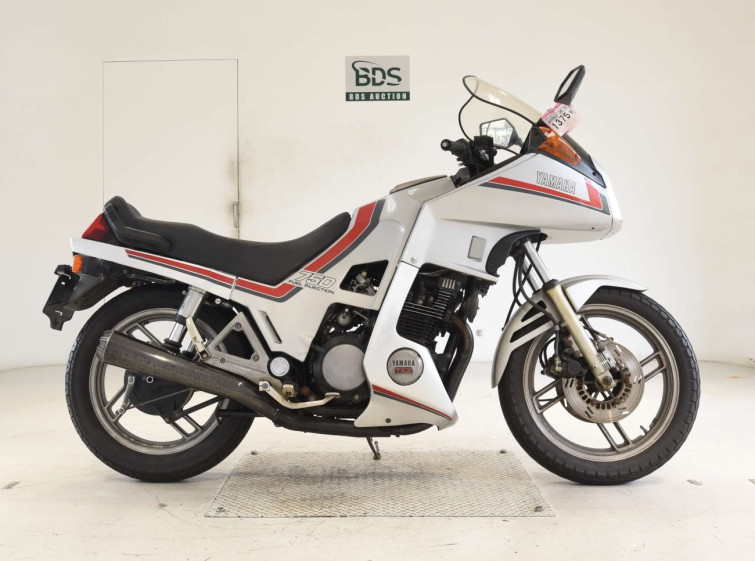 Мотоцикл Yamaha XJ750D с пробегом 7172 km