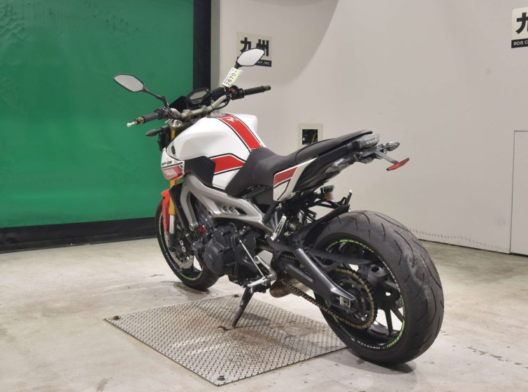 Мотоцикл Yamaha MT-09 з пробігом 37964 km