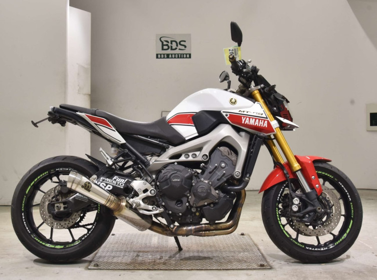 Мотоцикл Yamaha MT-09 з пробігом 37964 km