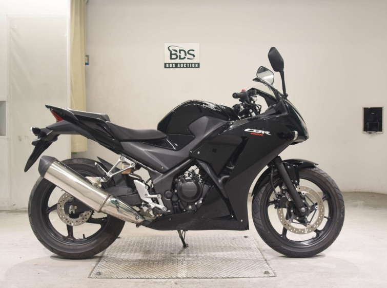 Мотоцикл Honda CBR250R з пробігом 2517 km