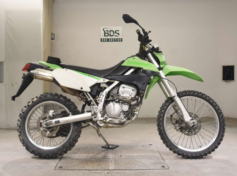 Мотоцикл Kawasaki KLX250 з пробігом 32636 km
