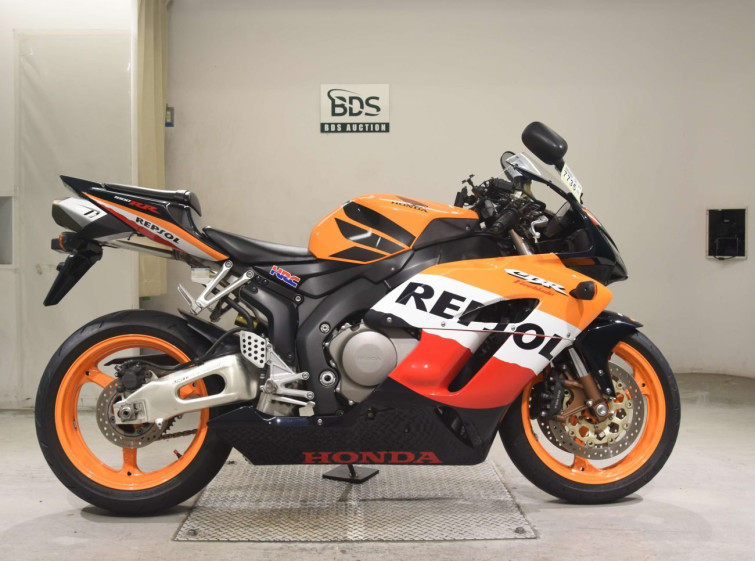 Мотоцикл Honda CBR1000RR з пробігом 13076 km