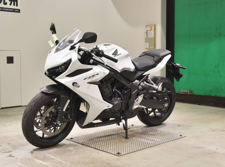 Мотоцикл Honda CBR650R з пробігом 7973 km