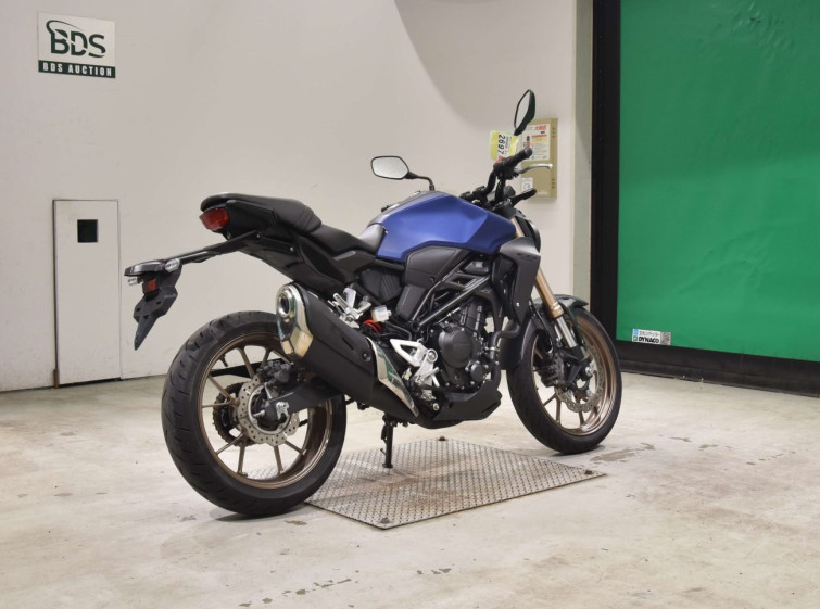 Мотоцикл Honda CB250RA з пробігом 6916 km
