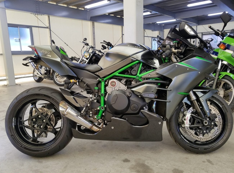 Мотоцикл Kawasaki NINJA H2 CARBON с пробегом 2651 km
