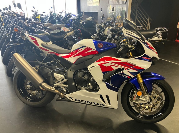 Мотоцикл Honda CBR1000RR-R FB SP с пробегом 3643 km