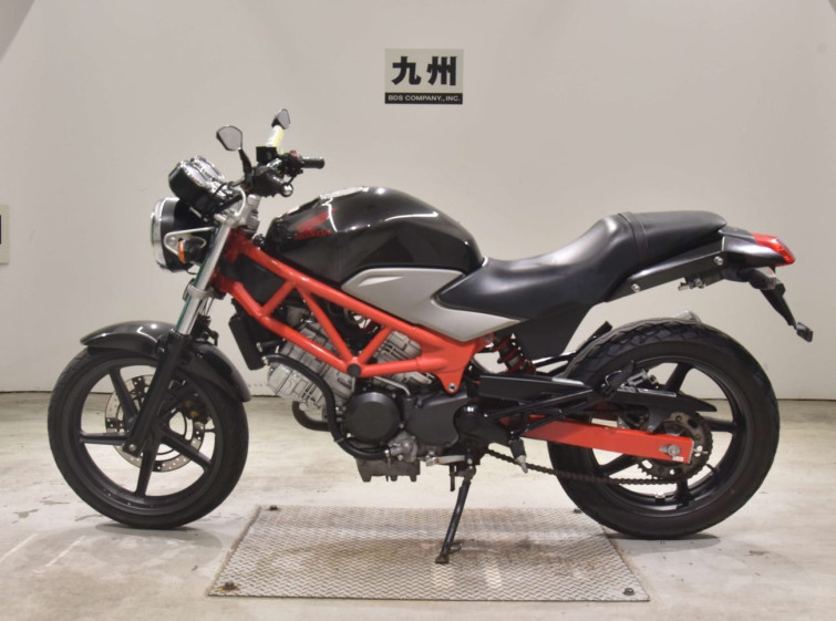 Мотоцикл Honda VTR250 с пробегом 31294 km