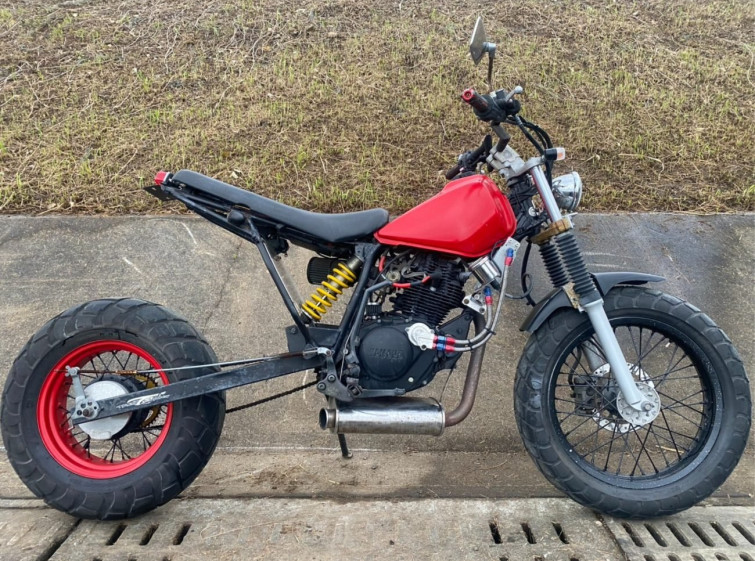 Мотоцикл Yamaha TW225 з пробігом 8971 km