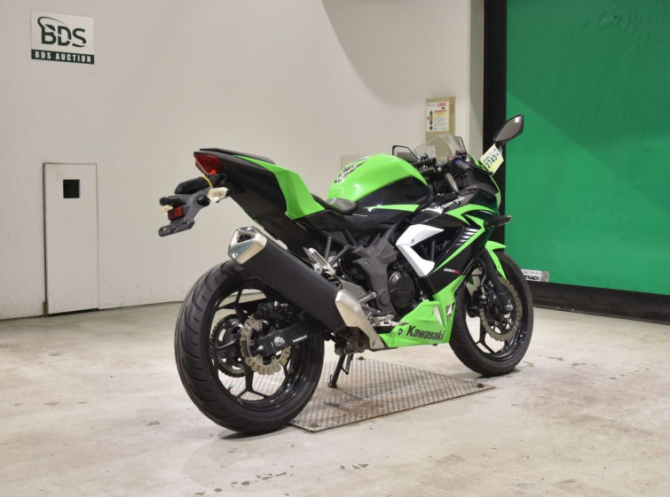 Мотоцикл Kawasaki NINJA250 с пробегом 10599 km