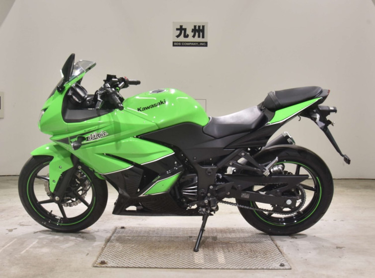 Мотоцикл Kawasaki NINJA250R с пробегом 10446 km