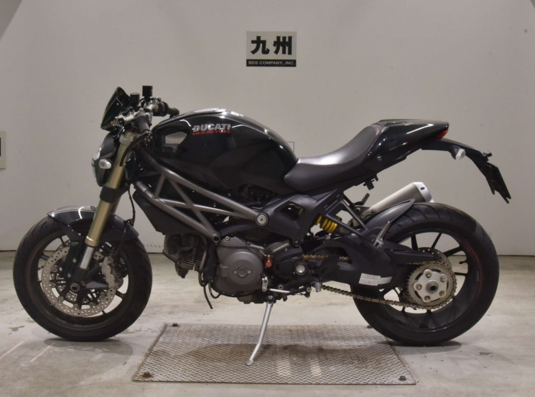Мотоцикл Ducati MONSTER 1100EVO з пробігом 26524 km