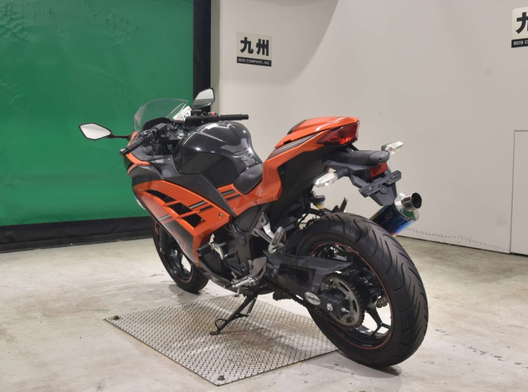 Мотоцикл Kawasaki NINJA250 з пробігом 11160 km