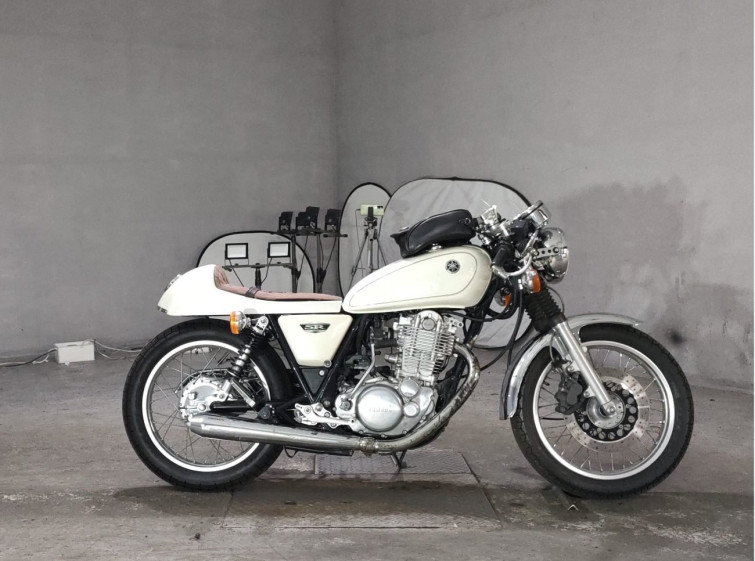 Мотоцикл Yamaha SR400 з пробігом 8955 km