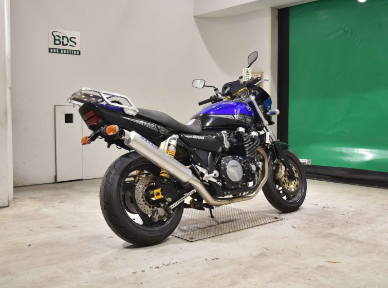 Мотоцикл Yamaha XJR1200 с пробегом 27544 km