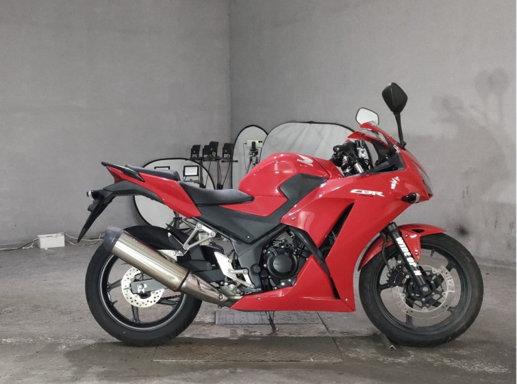 Мотоцикл Honda CBR250R з пробігом 8676 km